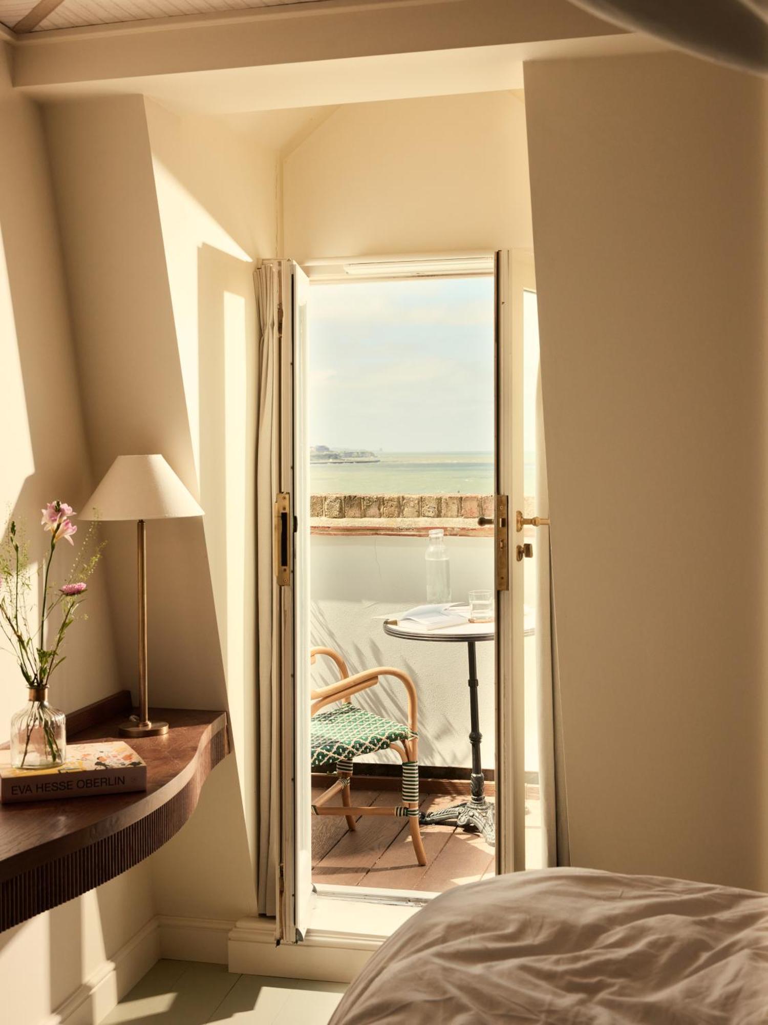 No 42 By Guesthouse, Margate Bagian luar foto